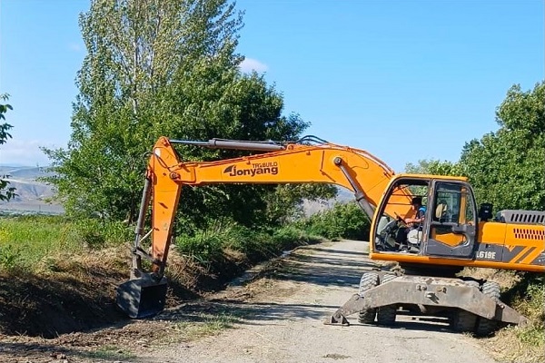 სოფელ ხოვლეში საირიგაციო არხის გაწმენდითი სამუშაოე