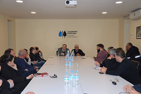 შეხვედრა სამშენებლო კომპანიის წარმომადგენლებთან