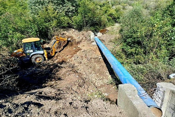 დაბა კაზრეთში მაგისტრალურ  არხზე წყლის მიმწოდებელი