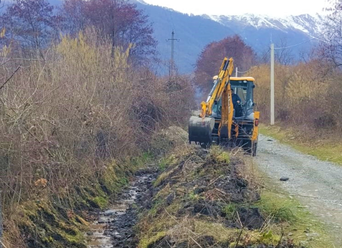 სოფელ საბუეში, სარწყავი არხი იწმინდება – 1