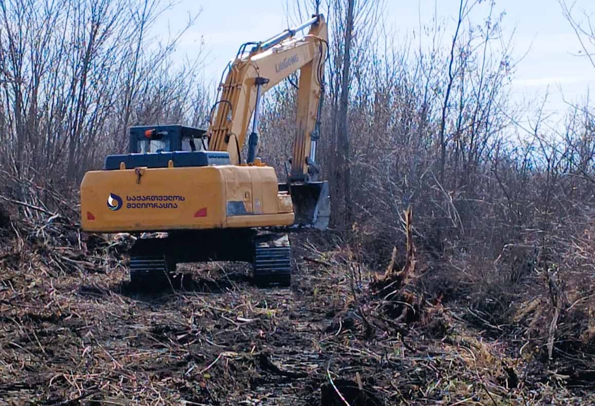 სოფელ ფხვენისის ტერიტორიაზე სალთვისის სარწყავი სისტემა იწმინდება