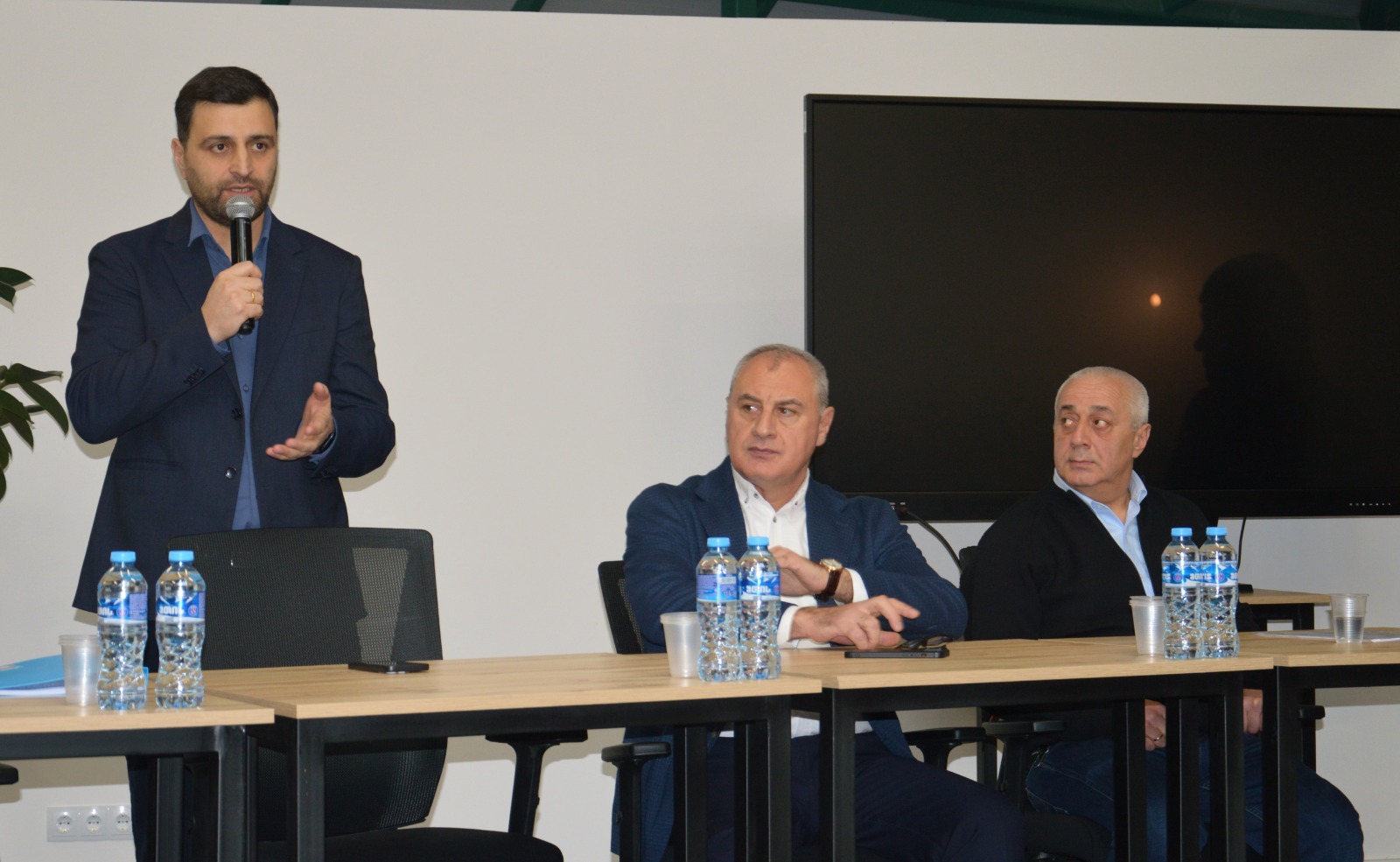 ქ.რუსთავში  გამართულ  შეხვედრაზე ქვემო ქართლის რეგიონში მიმდინარე პროექტები განიხილეს 