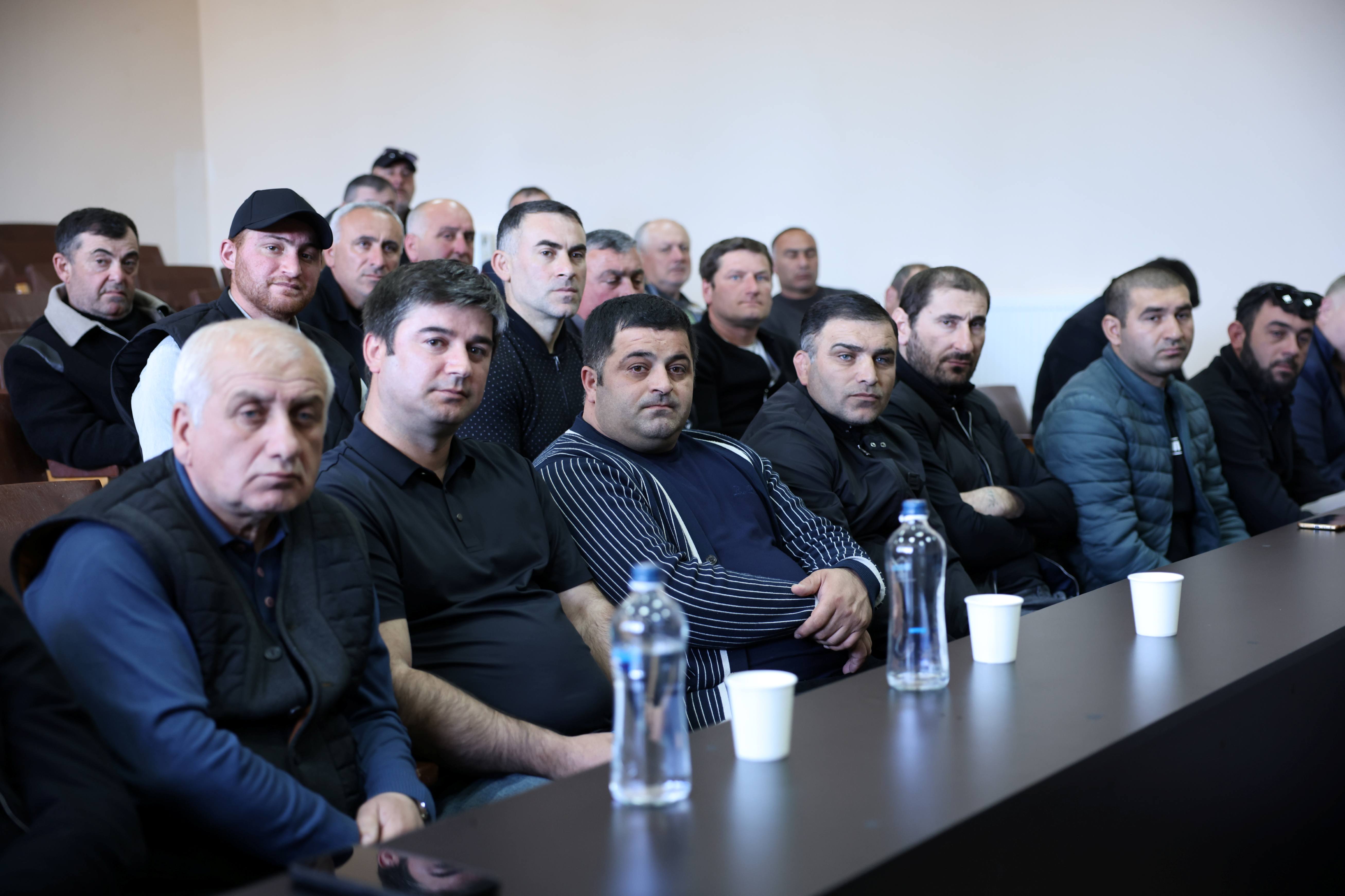 სარწყავი სეზონის ორგანიზების საკითხებზე ქარელის მუნიციპალიტეტში ფერმერებთან შეხვედრა გაიმართა – 1