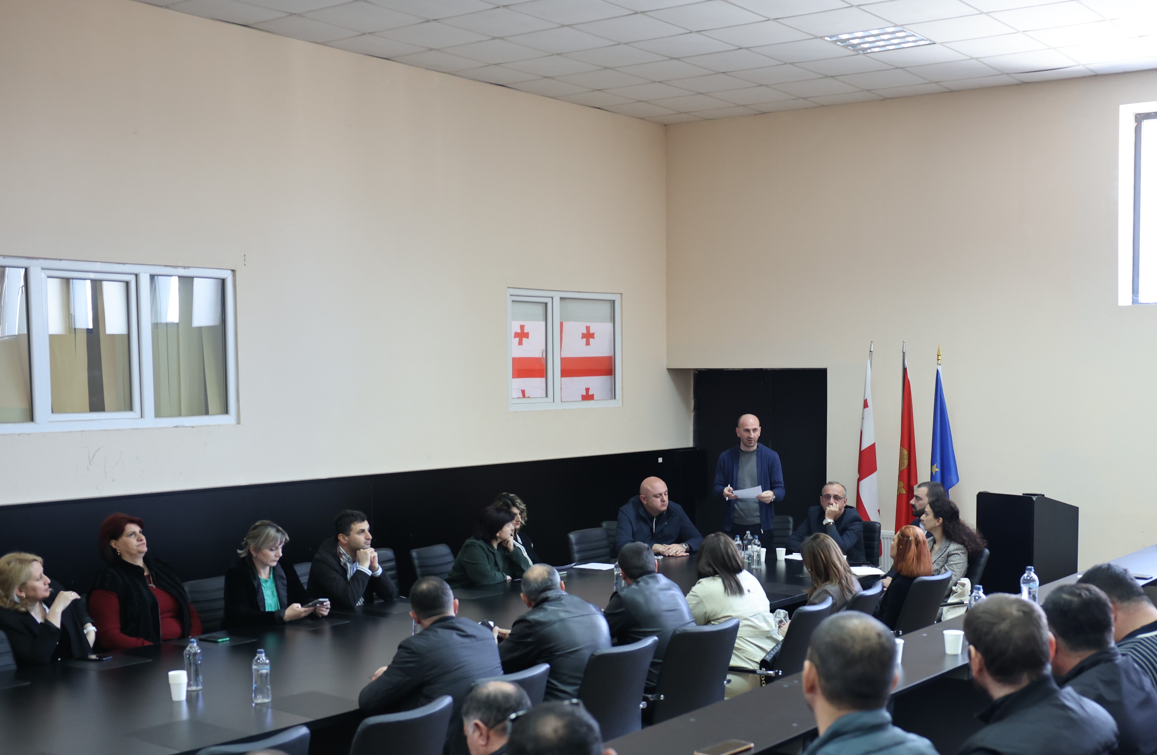 სარწყავი სეზონის ორგანიზების საკითხებზე ქარელის მუნიციპალიტეტში ფერმერებთან შეხვედრა გაიმართა – 3